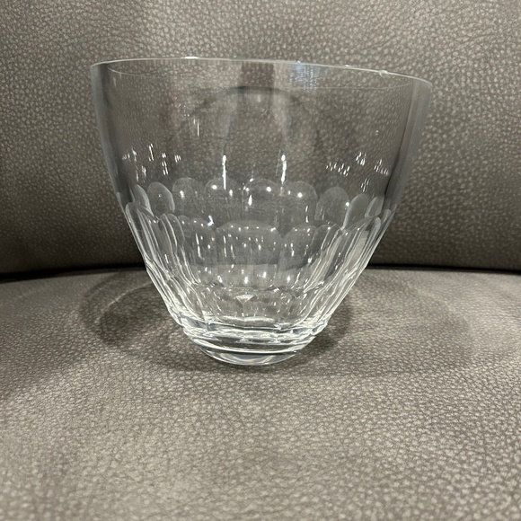 Vera Wang Flowers 5” Tall Roses Centerpiece Glass Bowl - Picture 1 of 5
